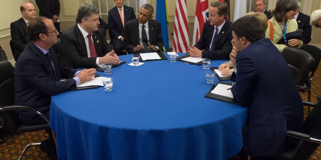 Tregua precaria in Ucraina Secretary_Kerry_Joins_President_Obama_for_Meeting_With_Ukrainian_President_Poroshenko_Before_NATO_Summit_in_Wales_(14950820747)