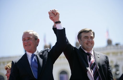 Saakashvili scelto per governare Odessa MikhailSaakashvili_&_GeorgeWBush_-_FreedomSquare_Tbilisi_-_2005May10