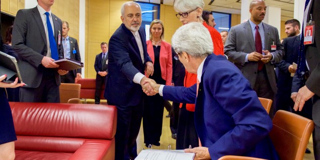 Secretary_Kerry_shakes_hands_with_minister_Zarif