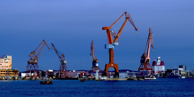 La Cina si espande mentre il vento in Europa cambia Port cranes